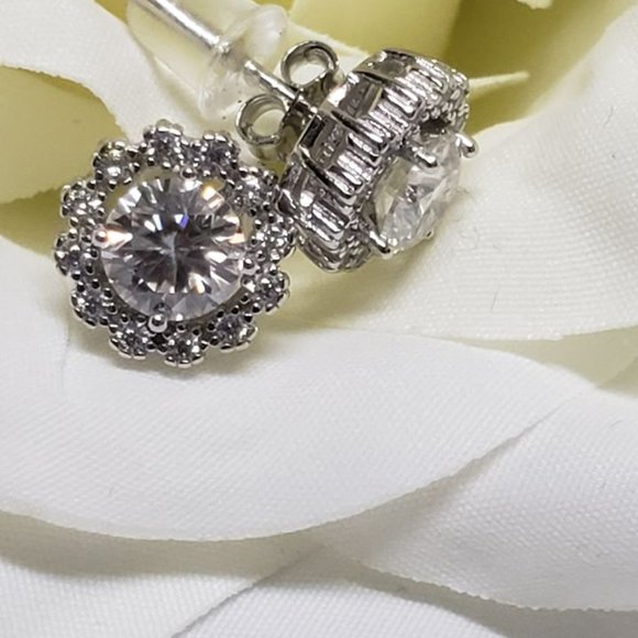 Luxury Bridal Wedding One Carat per Pair Moissanite Stud Earrings, 925 Silver - Picture 6 of 6